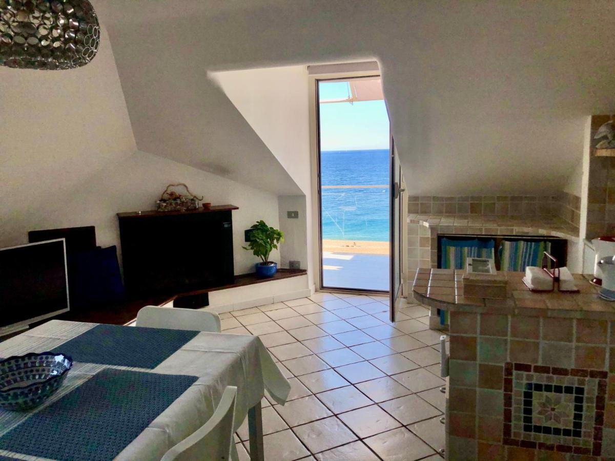 Mansarda Sul Mare Appartement Mascali Buitenkant foto